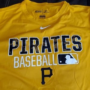 MLB Pirates t-shirt